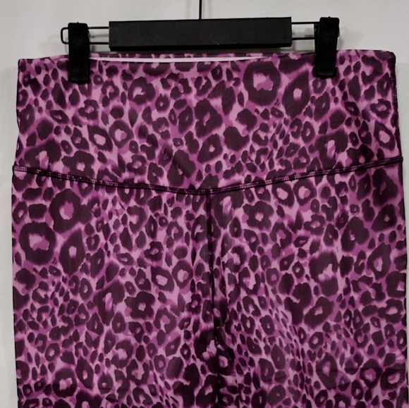 Fabletics Leopard High-Waisted Pureluxe Mesh Leggings Women's L Purple Retro - Picture 3 of 6